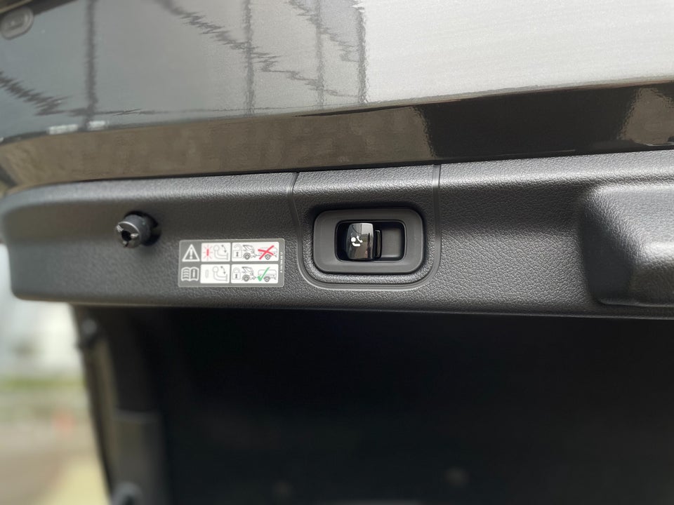 Mercedes EQE350 AMG Line 4d