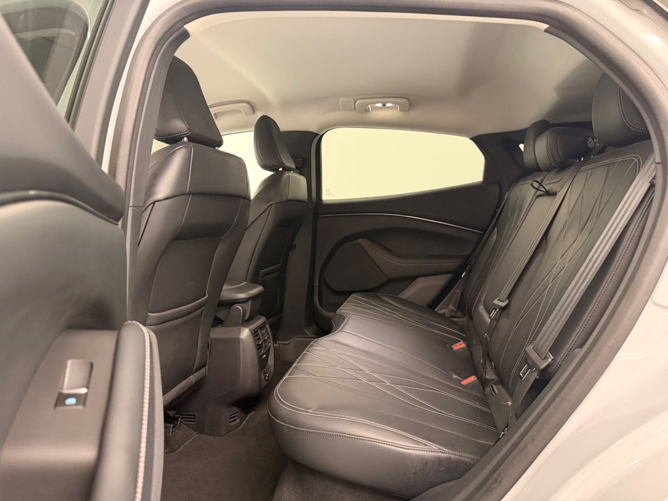 Ford Mustang Mach-E 68 Standard Range 5d