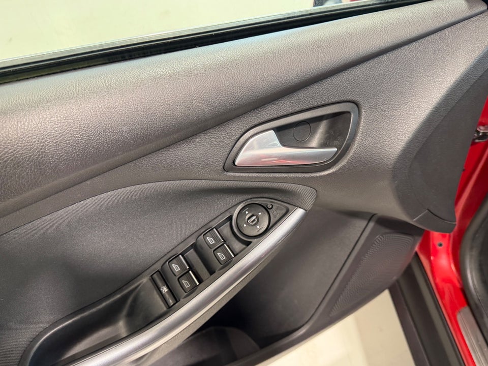 Ford Focus 1,6 SCTi 150 Titanium stc. 5d