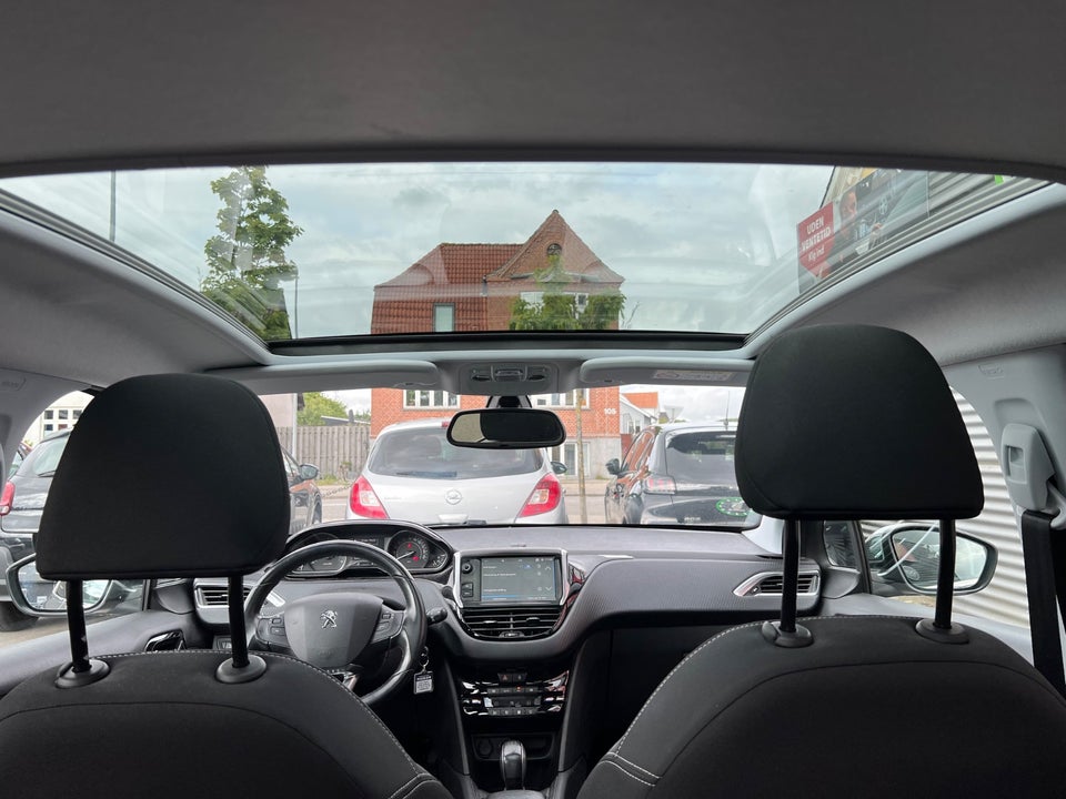 Peugeot 208 1,5 BlueHDi 100 Allure Sky 5d