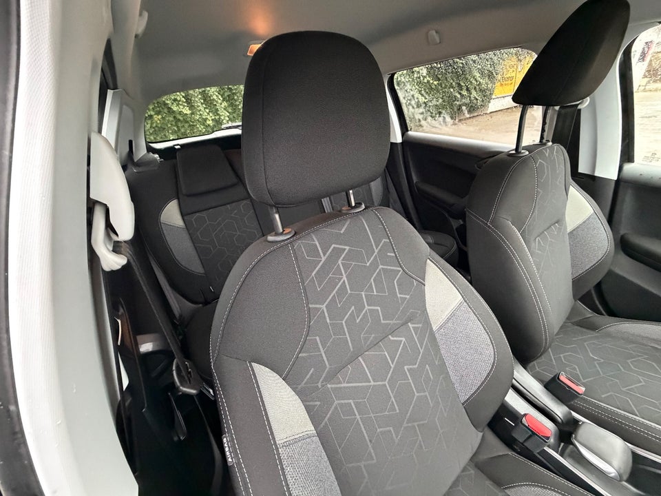 Peugeot 2008 1,6 BlueHDi 100 Chili 5d