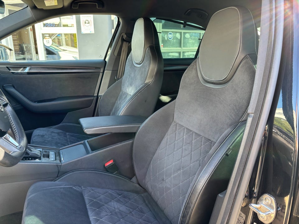 Skoda Superb 1,4 TSi iV Sportline DSG 5d