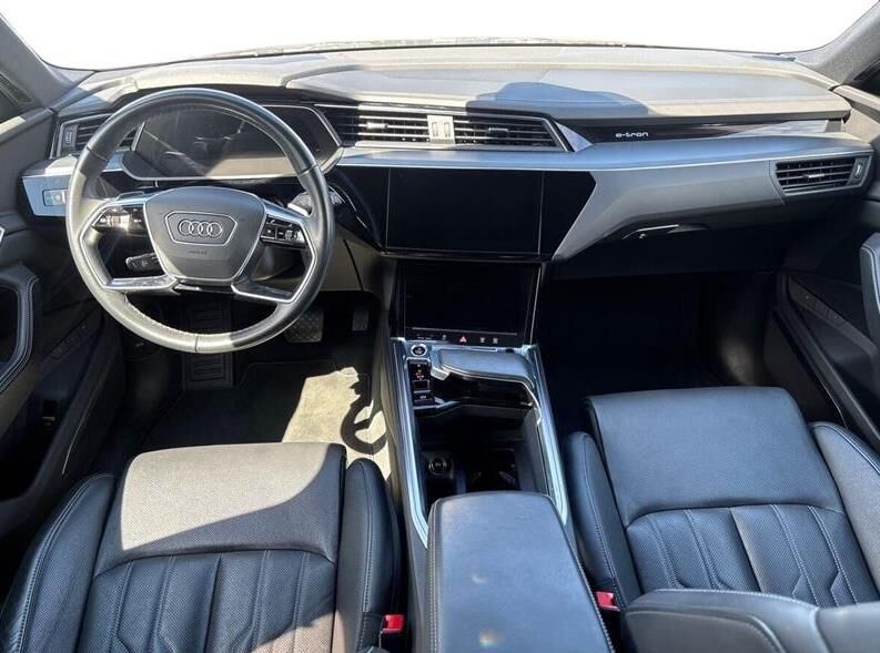 Audi Q8 e-tron 55 Prestige quattro 5d
