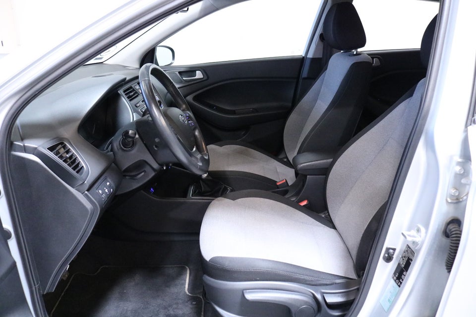Hyundai i20 1,25 Premium 5d