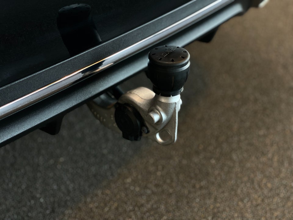 Mercedes C300 e 2,0 AMG Line stc. aut. 5d