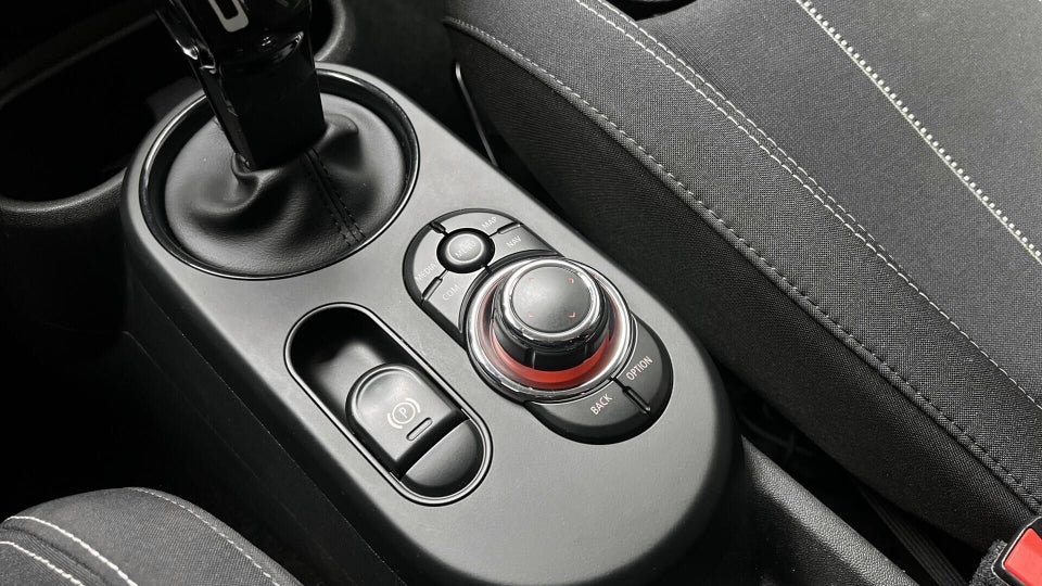 MINI Cooper SE Essential 3d