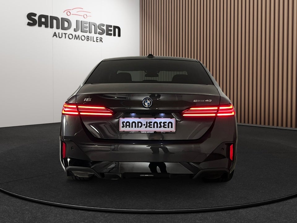 BMW i5 eDrive40 M-Sport 4d