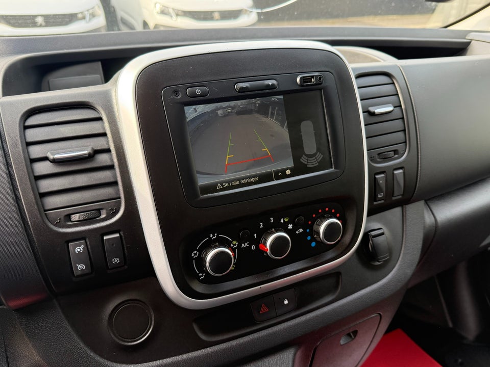 Renault Trafic T29 2,0 dCi 145 L2H1 EDC
