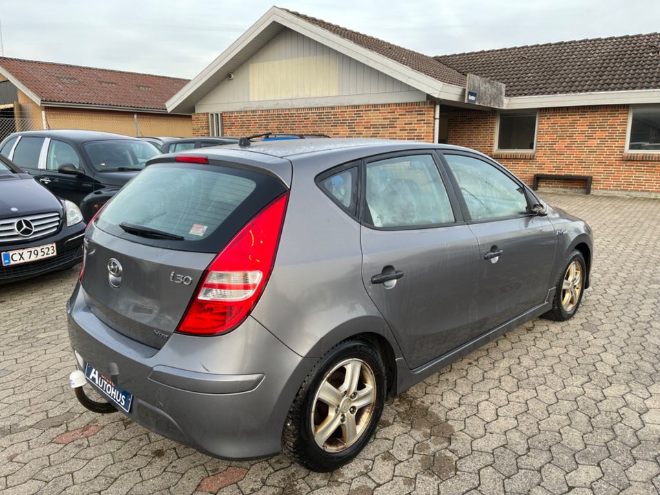 Hyundai i30 1,6 CRDi 90 Classic Sense+ Eco 5d