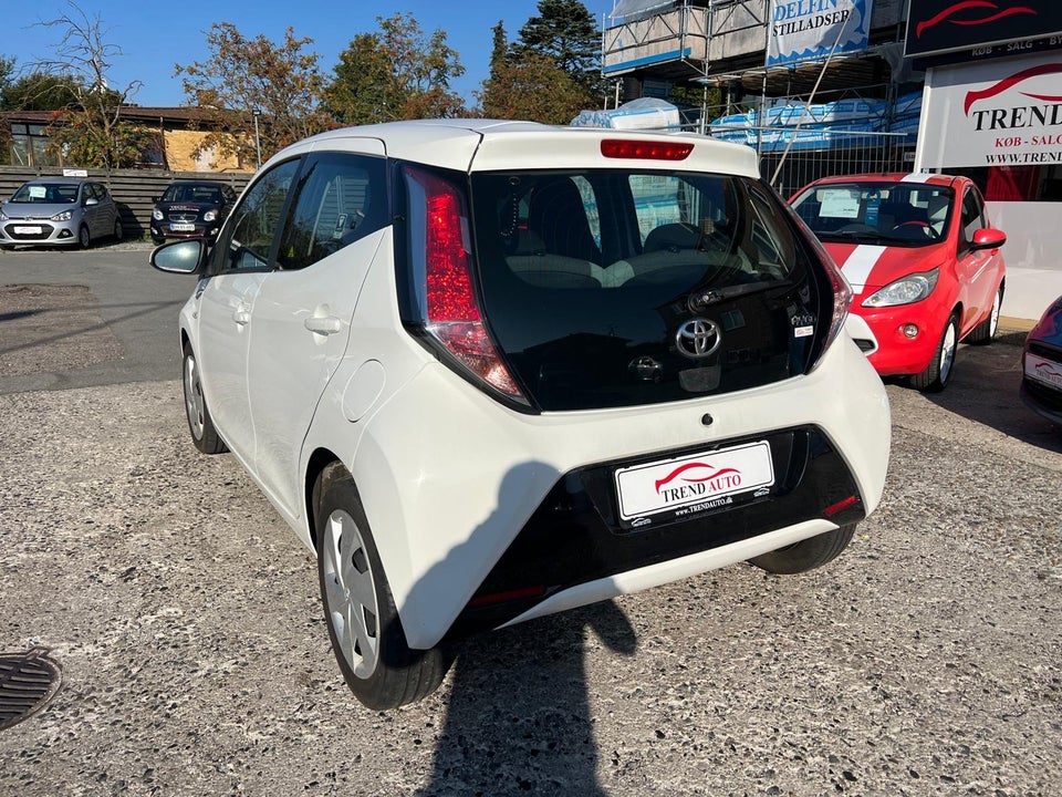 Toyota Aygo 1,0 VVT-i x-play 5d