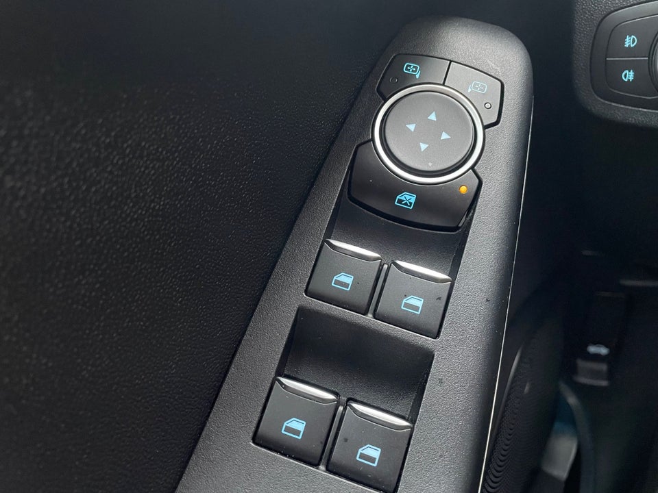 Ford Fiesta 1,0 EcoBoost mHEV Titanium 5d