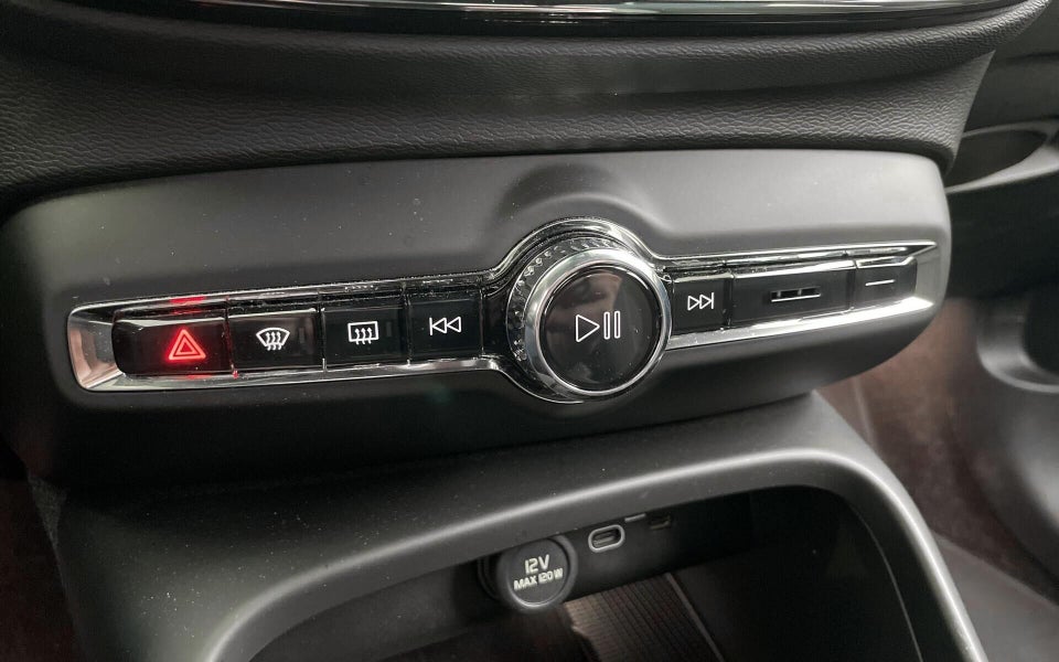 Volvo EX40 Extended Range Plus 5d