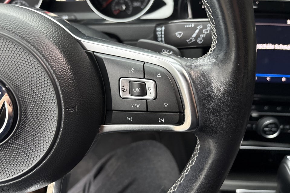 VW Golf VII 1,5 TSi 150 R-line Variant DSG 5d