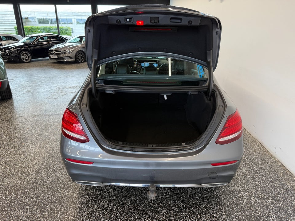 Mercedes E220 d 2,0 AMG Line aut. 4d