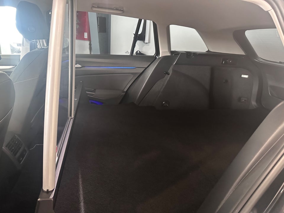 VW Golf VIII 1,5 eTSi 130 Life Variant DSG Van 5d