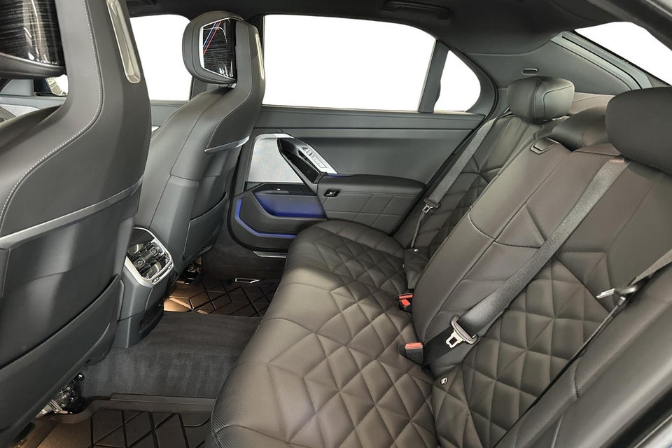 BMW i7 eDrive50 M-Sport 4d