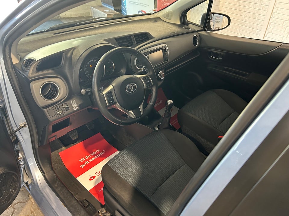 Toyota Yaris 1,3 VVT-i T1 5d