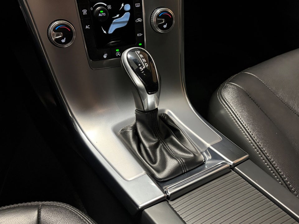 Volvo XC60 2,0 D4 190 Summum aut. 5d