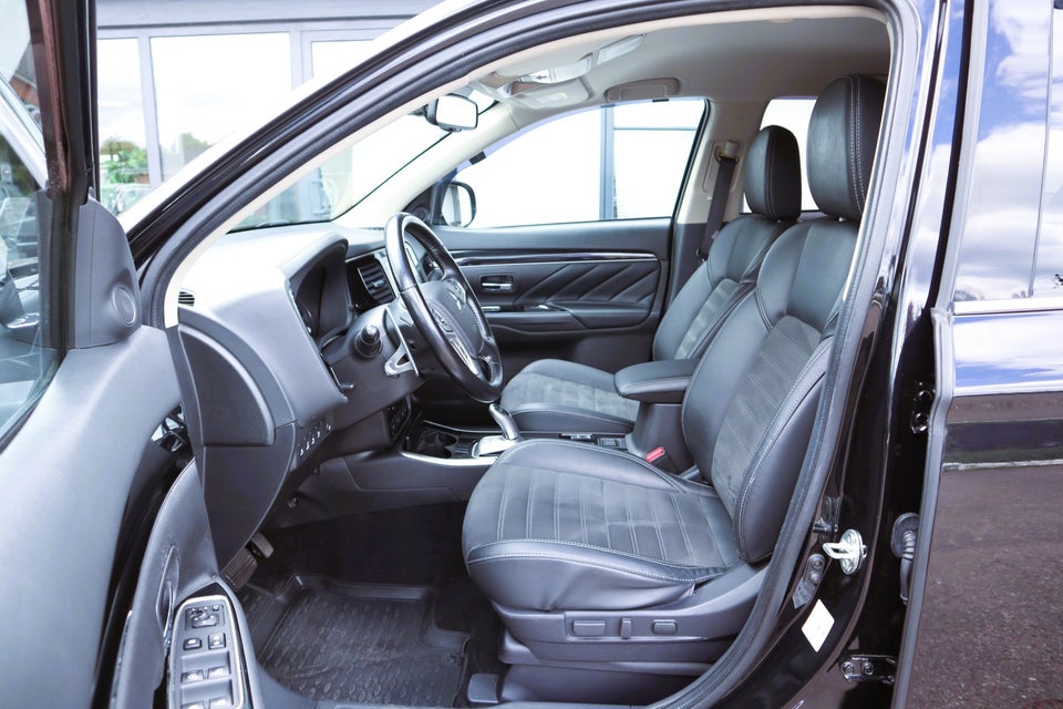 Mitsubishi Outlander 2,4 PHEV Intense CVT 4WD 5d