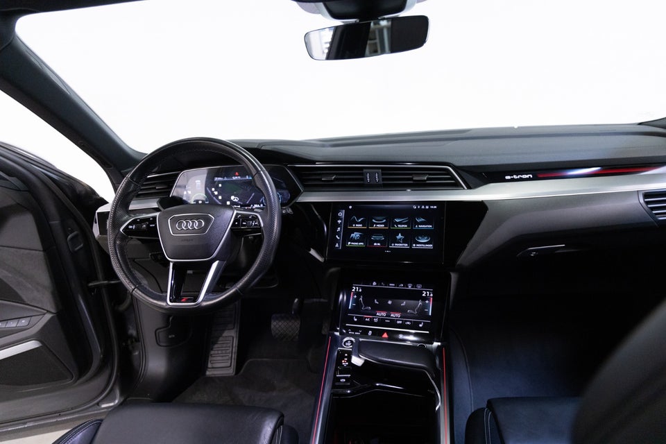 Audi e-tron 55 S-line quattro 5d