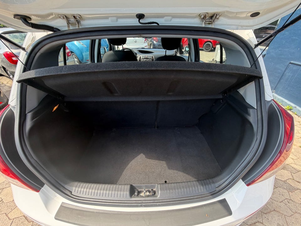 Hyundai i20 1,25 Classic XTR 5d