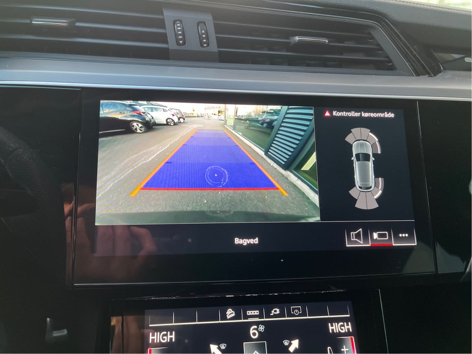 Audi Q8 e-tron 55 S-line quattro 5d