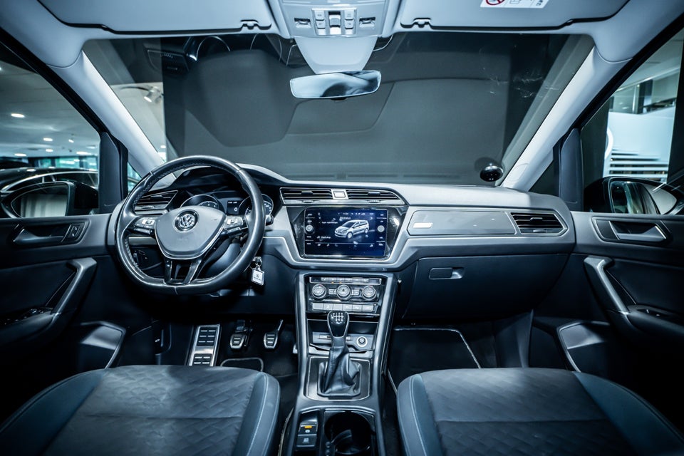 VW Touran 1,5 TSi 150 R-line 7prs 5d