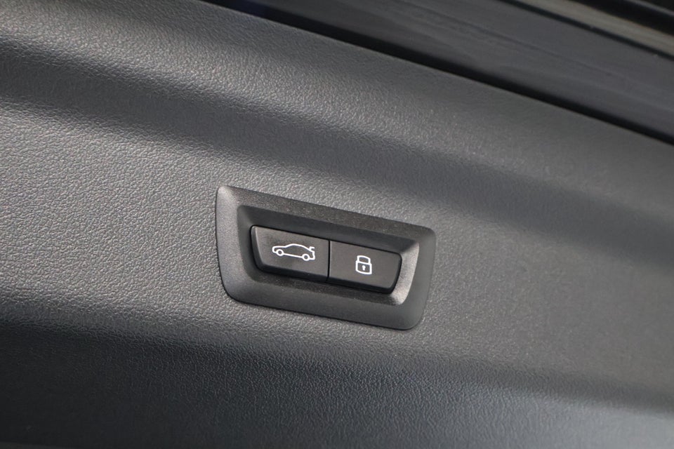 BMW iX1 eDrive20 X-Line 5d