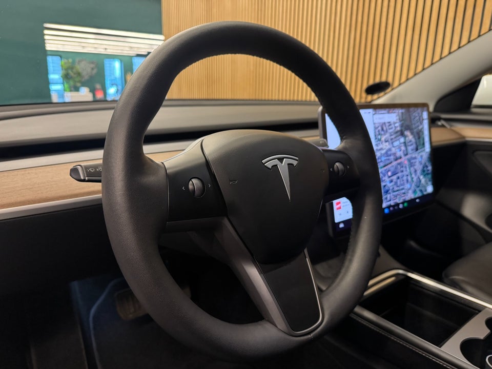 Tesla Model 3 Long Range AWD 4d