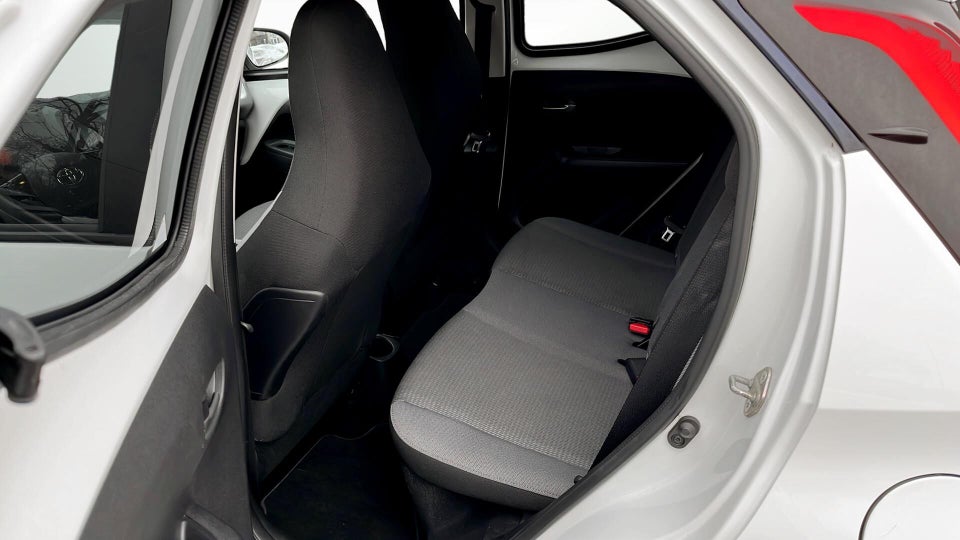 Toyota Aygo 1,0 VVT-i x-press 5d