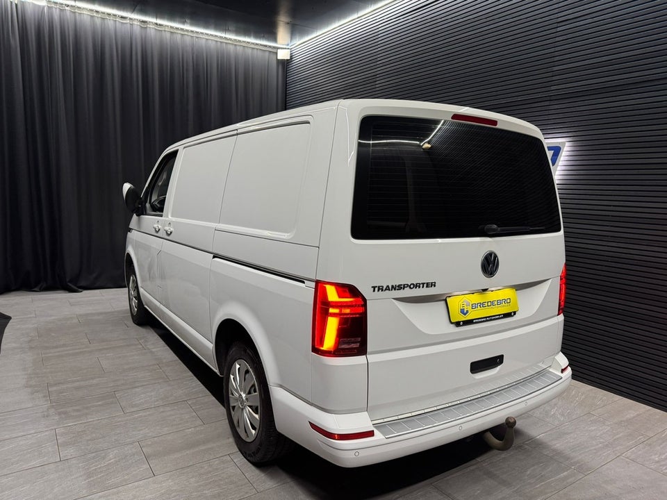 VW Transporter 2,0 TDi 150 Kassevogn DSG kort