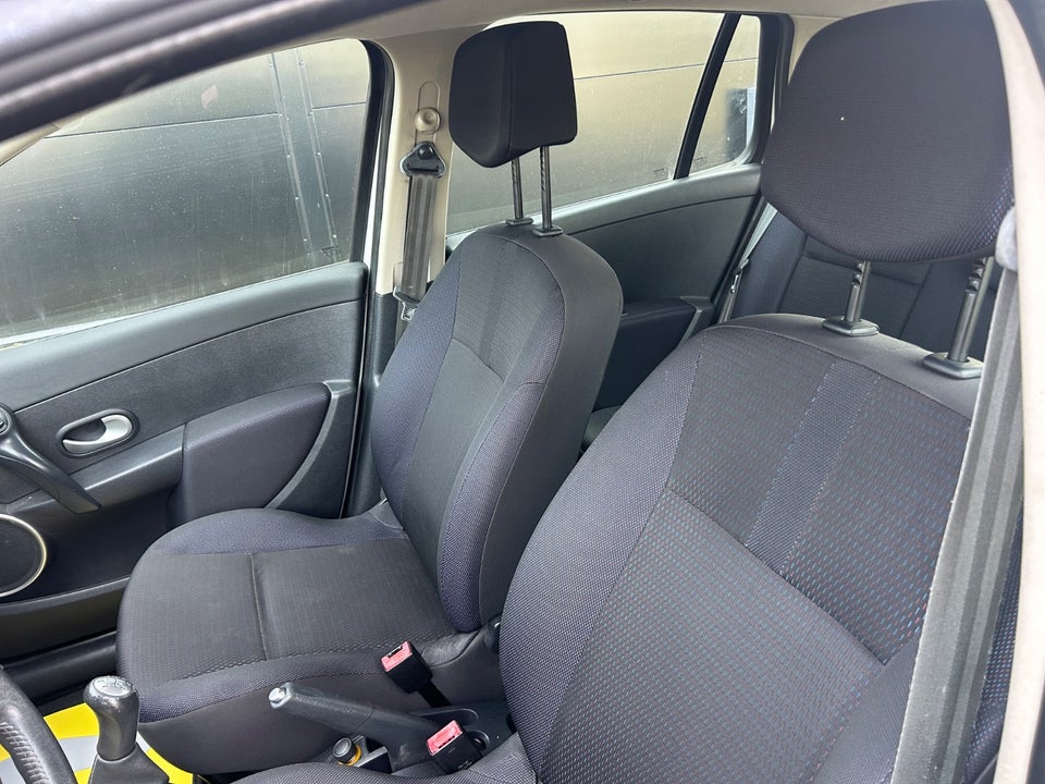 Renault Clio II 1,2 8V Basic 3d