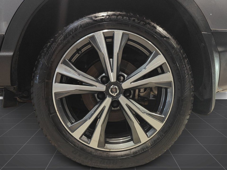 Nissan Qashqai 1,3 Dig-T 140 N-Connecta 5d