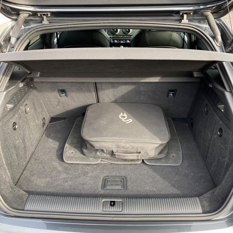 Audi A3 1,4 e-tron S-line Sportback S-tr. 5d
