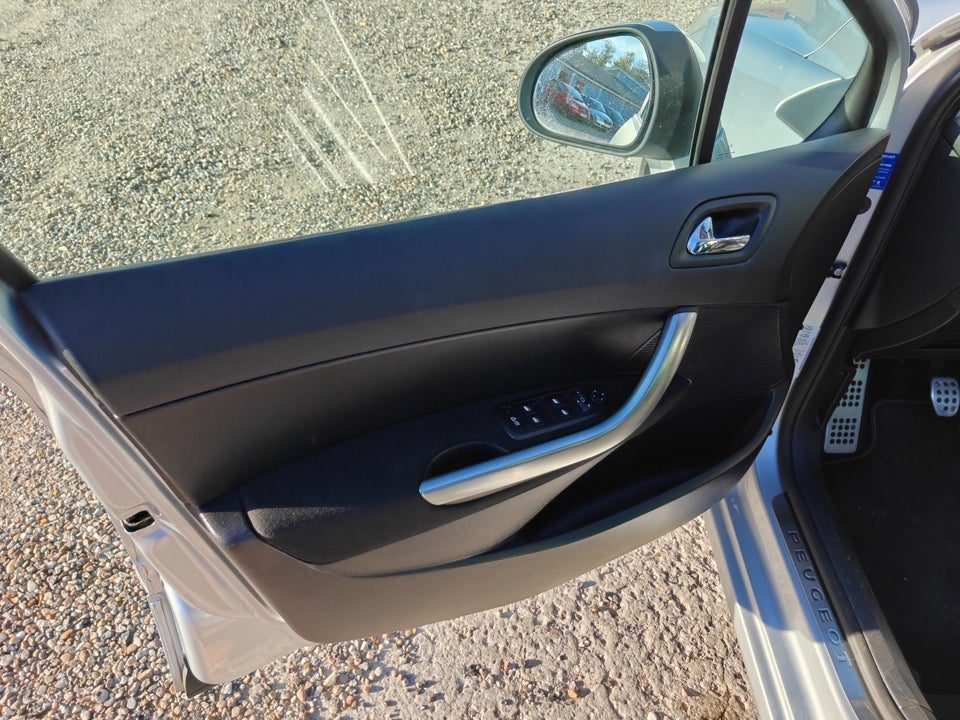 Peugeot 308 1,6 THP 156 Sportium SW 5d