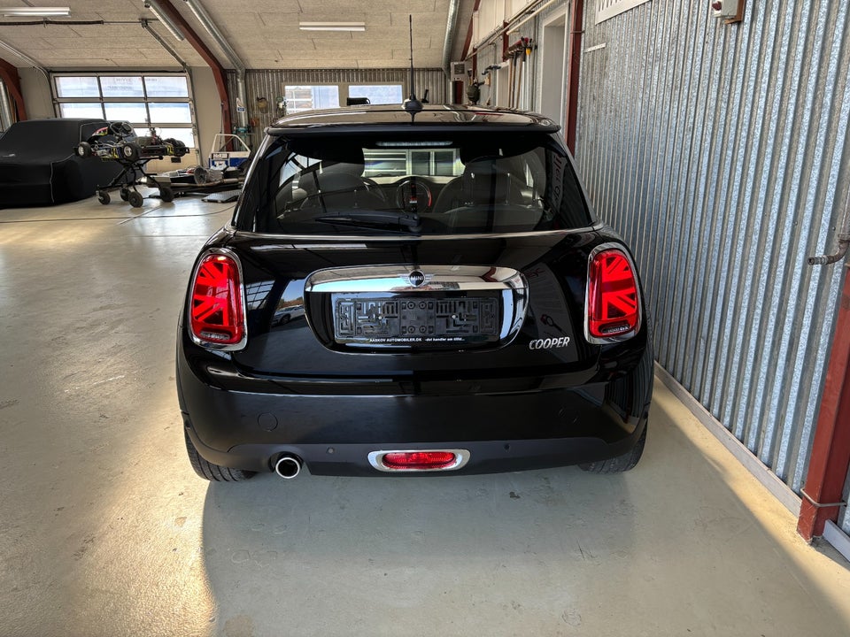 MINI Cooper 1,5 Essential aut. 3d