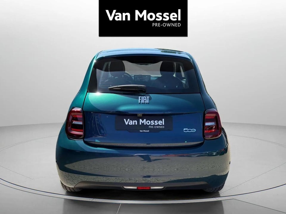 Fiat 500e 42 Icon 3d