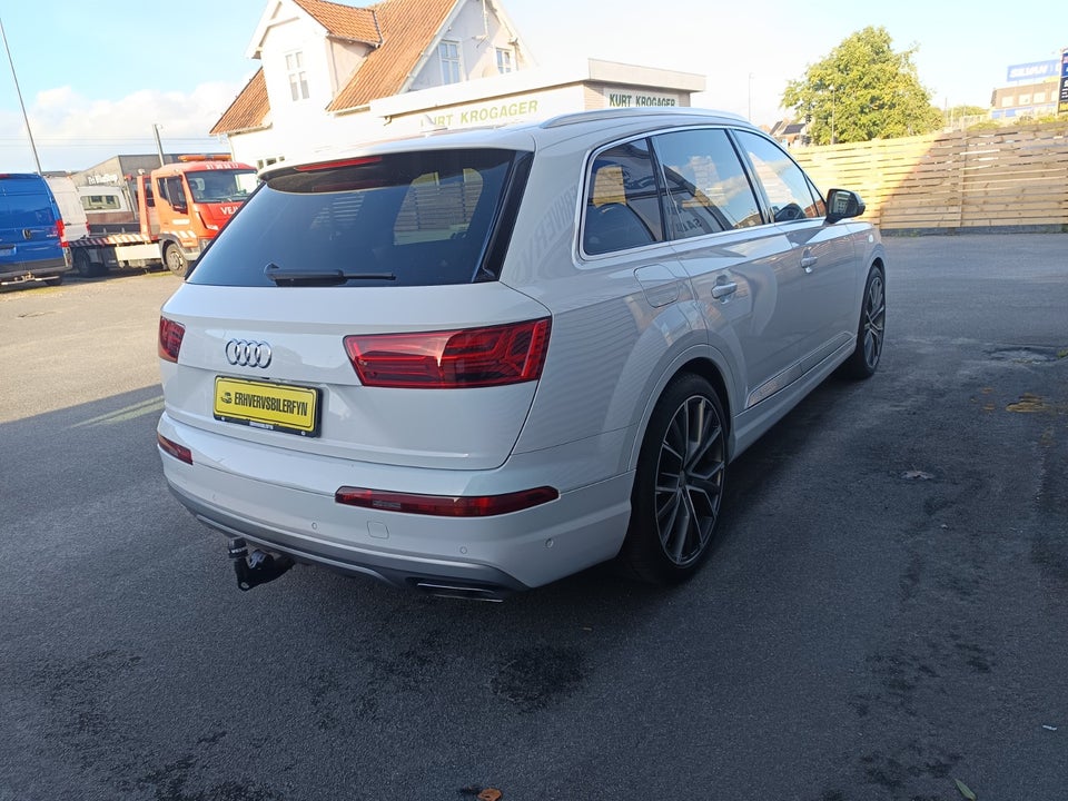 Audi Q7 3,0 TDi 272 quattro Tiptr. Van 5d