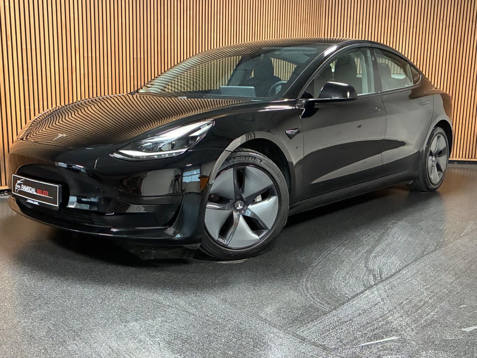 Tesla Model 3 Standard Range+ RWD 4d