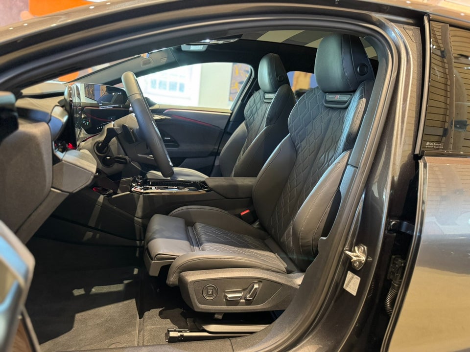 Audi S6 e-tron Avant quattro 5d