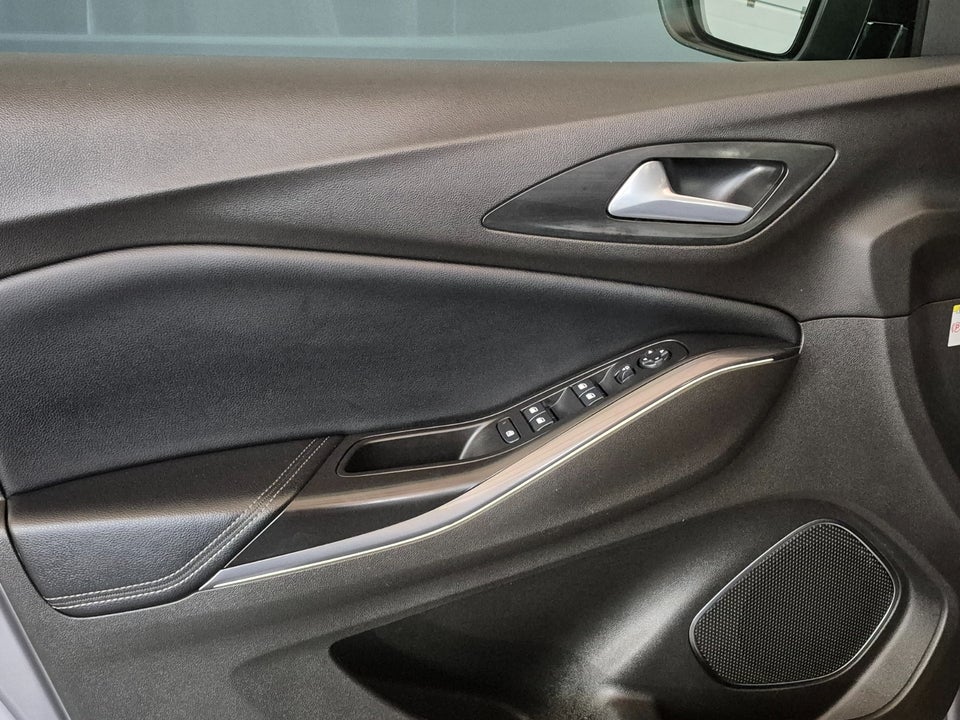 Opel Grandland X 1,6 Hybrid4 Impress aut. 5d