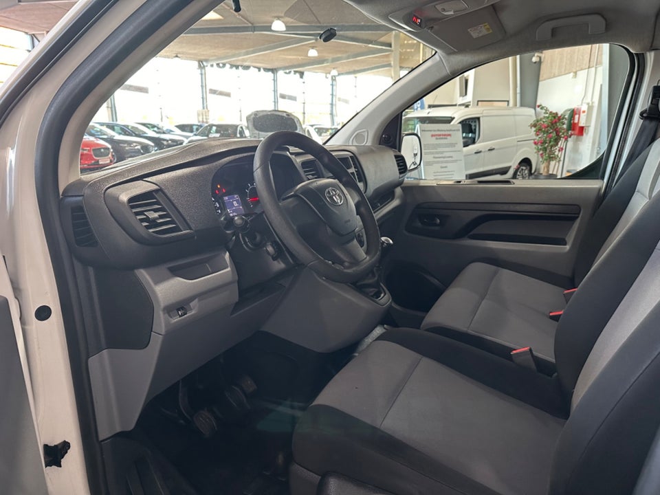 Toyota ProAce 1,6 D 95 Compact Base 5d