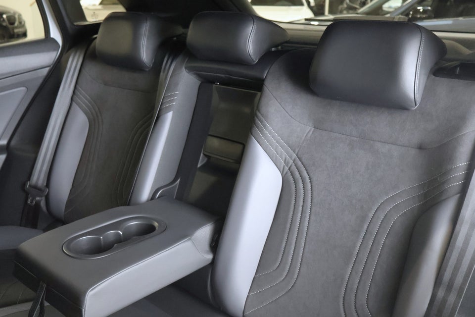 VW ID.4 77 Style 4Motion 5d