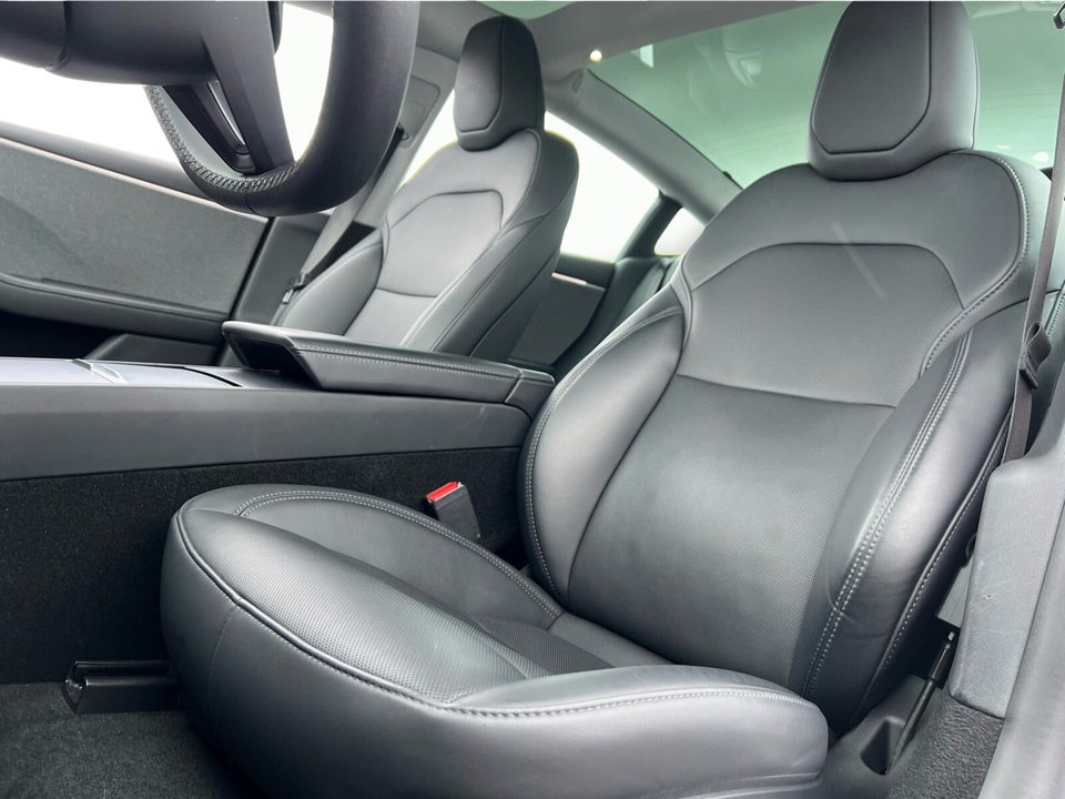 Tesla Model 3 RWD 4d