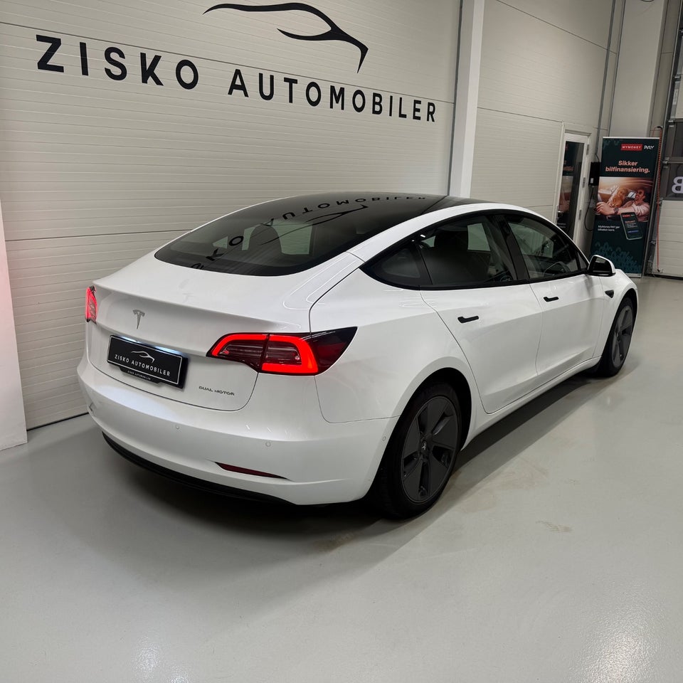 Tesla Model 3 Long Range AWD 4d