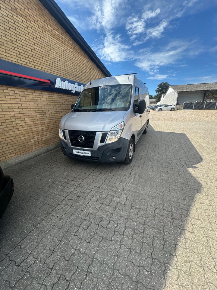 Nissan NV400 2,3 dCi 125 L2H2 Van 5d