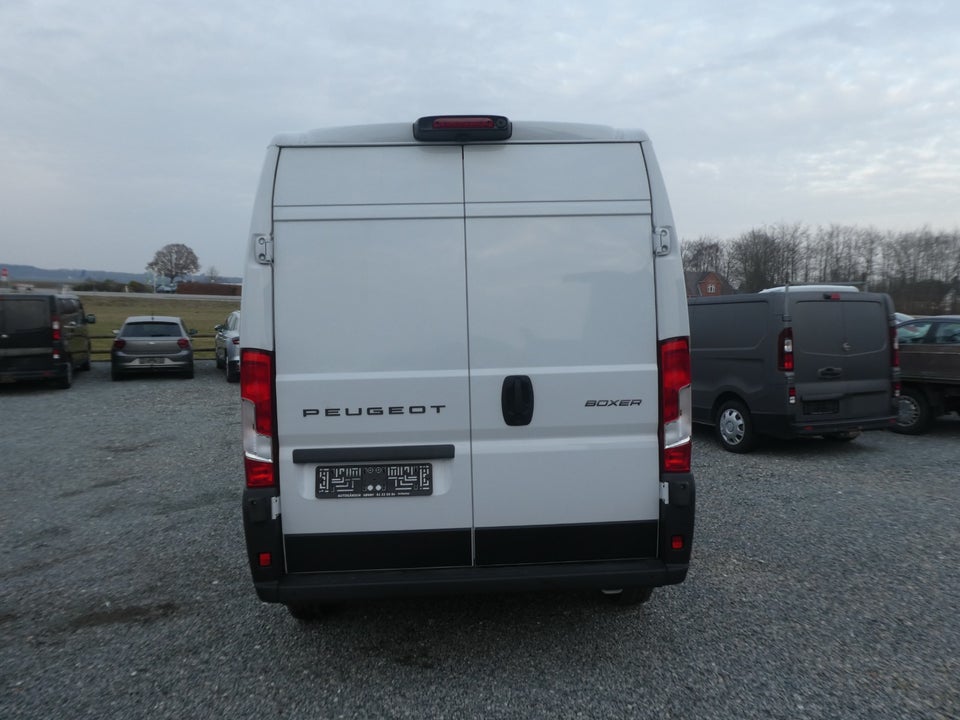 Peugeot Boxer 335 2,2 BlueHDi 140 L3H2 Premium EAT8