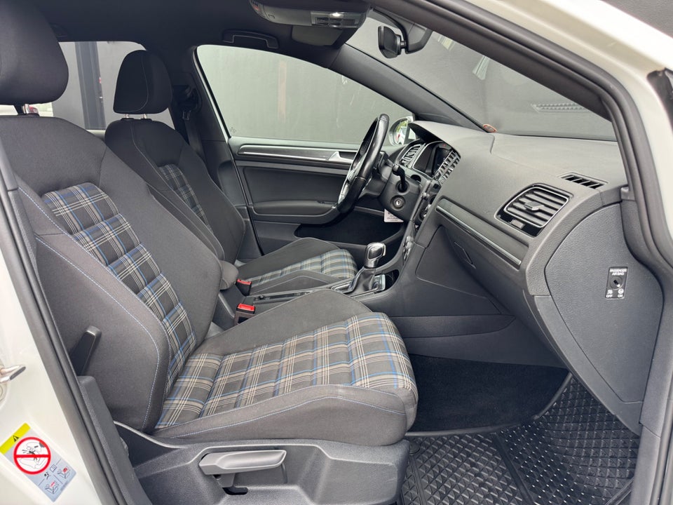 VW Golf VII 1,4 GTE DSG 5d