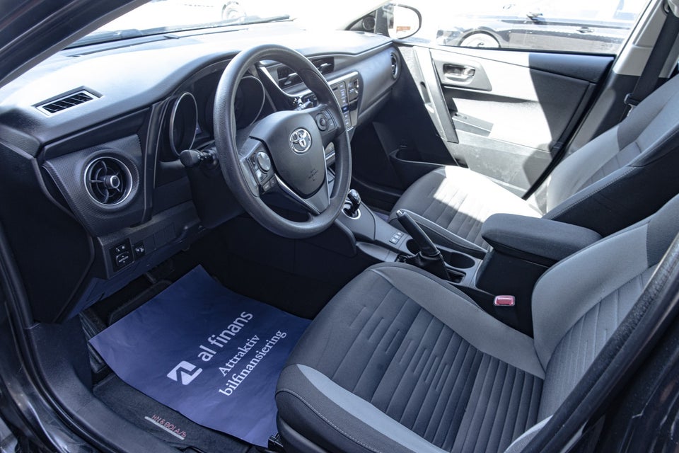 Toyota Auris 1,8 Hybrid H1 Touring Sports CVT 5d