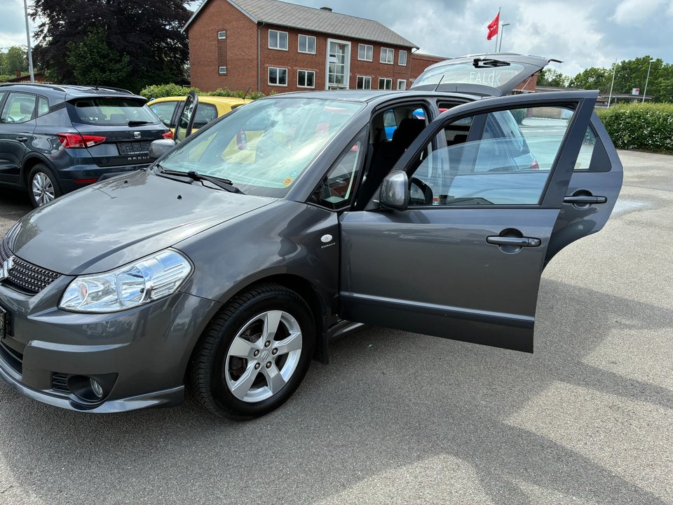 Suzuki SX4 1,6 CombiBack Exclusive 5d